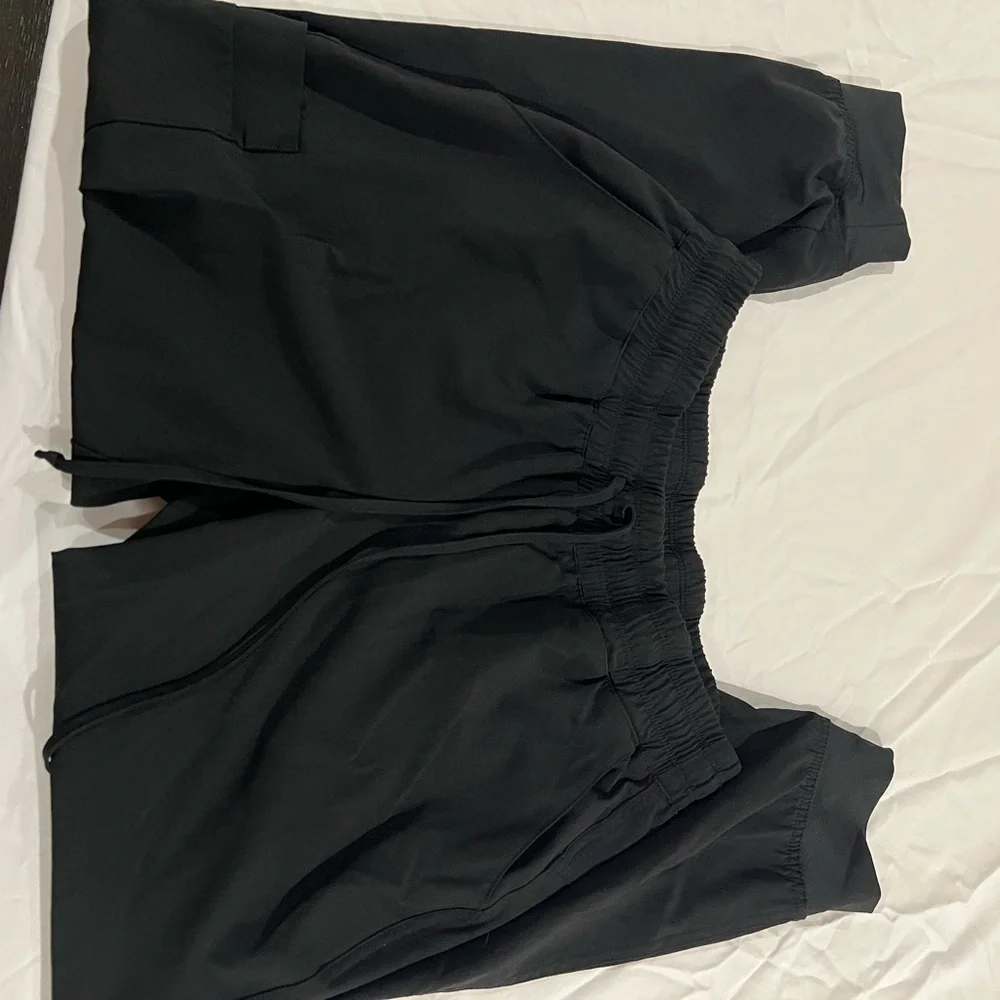 Skechers Black Cargo scrubs - Picture 5 of 8
